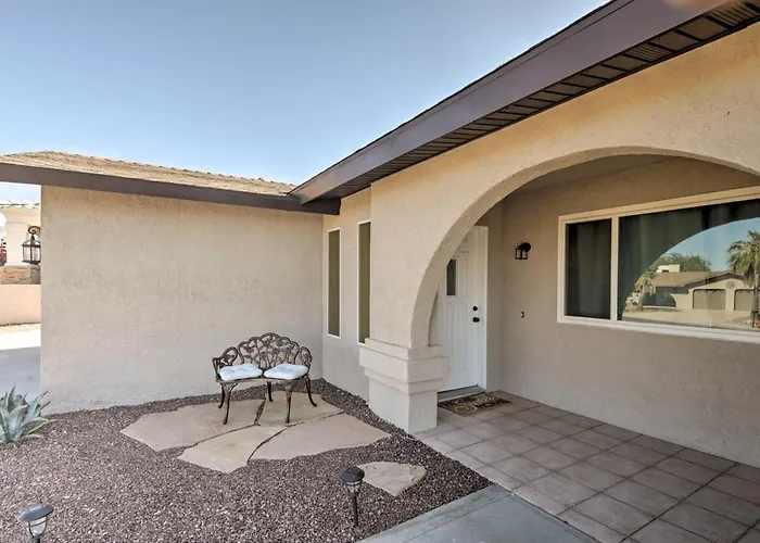 Holiday home < 3 Mi To Havasu: W/ Patio & Grill! *