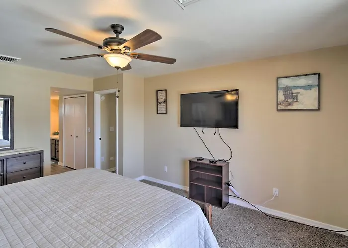 < 3 Mi To Havasu: W/ Patio & Grill! Holiday home