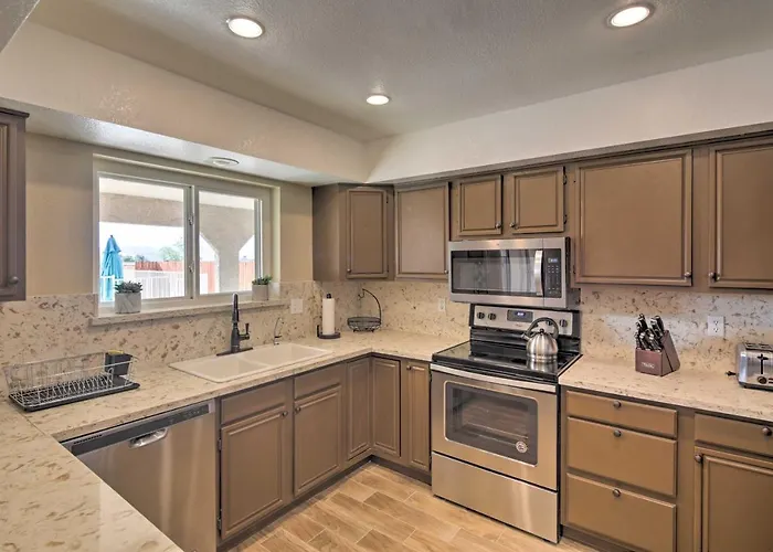 < 3 Mi To Havasu: W/ Patio & Grill! Holiday home Lake Havasu City