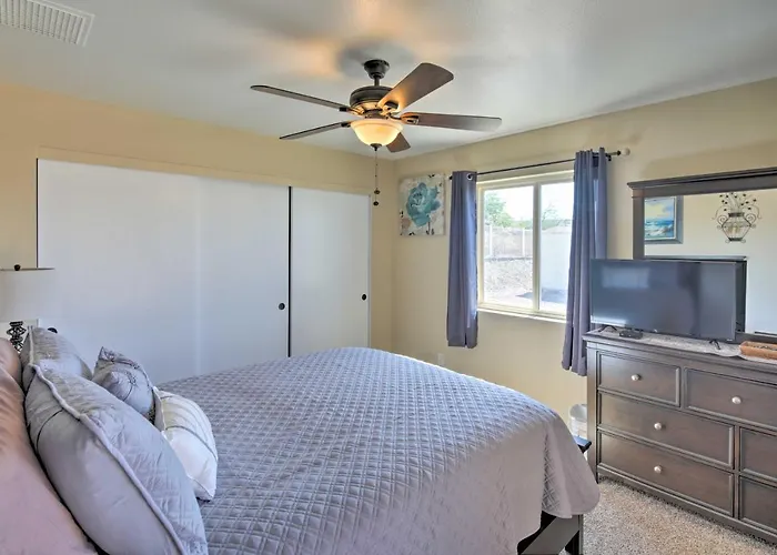 < 3 Mi To Havasu: W/ Patio & Grill! Holiday home